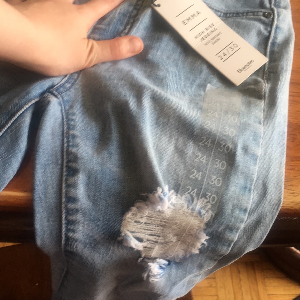 Jeans - Picture 2 of 3